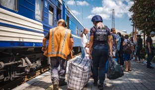 Жителі Донечини щодня виїжджають у більш безпечні регіони