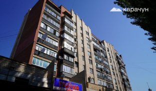 Слов'янськ. Центральна, 22