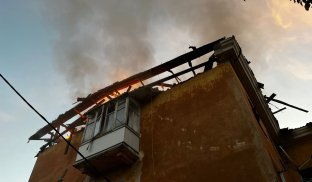 У Слов'янську БПЛА влучив у дах житлового триповерхового будинку