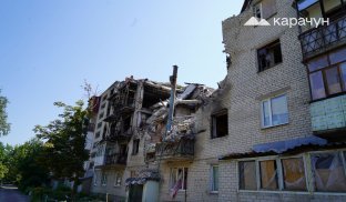 Зруйнований будинок № 58 на вулиці Івана Мазепи у Святогірську Як у Святогірську пропонують вирішувати проблему із заборгованністю за комунальні послуги