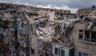 Зруйноване житло у Слов'янську Наслідки обстрілу у Слов'янську