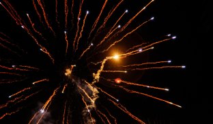 Попри новорічні свята, в Україні продовжує діяти заборона на використання феєрверків