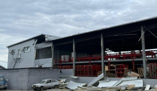 У Слов'янську пошкоджено промзону, пошту, 12 вантажівок і легковик: наслідки обстрілів по Донецькій області