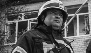 Полковник служби цивільного захисту Віталій Кінц Віталій Кінц отримав тяжкі поранення під час повторного обстрілу міста