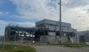 Вадим Лях показав наслідки обстрілу підприємства "Зевс-Кераміка" у Слов'янську Вадим Лях показав наслідки обстрілу підприємства "Зевс-Кераміка" у Слов'янську