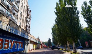 Центр Слов'янська, літо 2024 року Вулиця Центральна у Слов'янську