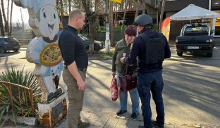 У Святогірську нагадували, як уберегтися від пожеж В центрі Святогірська працювали фахівці ДСНС