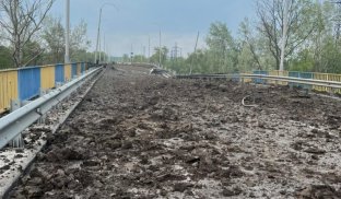 Мост між Слов'янськом та Лиманом Цей міст було ушкоджено навесні 2022 року