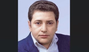 У 1998 році Слов’янська швейна фабрика була приватизована Олександр Лєщинський
