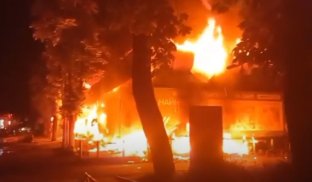 У Святогірську горіло приміщення магазину та аптеки Пожежа у Святогірську