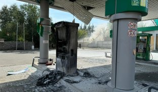 АЗС у Слов'янську У Слов'янську під обстріл потрапила АЗС