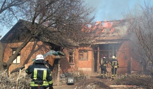 Сегодня в Славянске горел дом