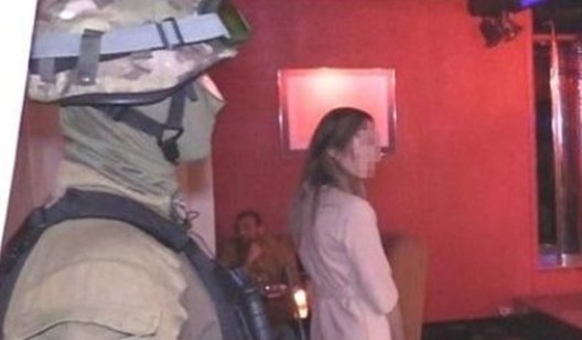 В Киеве полицейский занимался сексом с проститутками, чтобы раскрыть дело