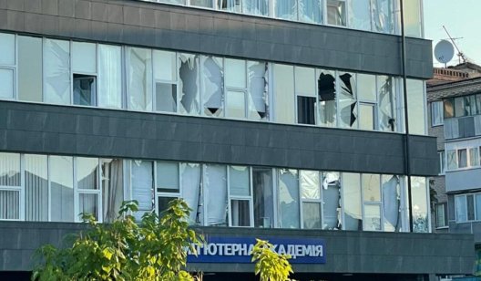 В Славянске обстрелян центр города: много поврежденных домов