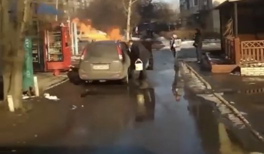 В Славянске горел автомобиль