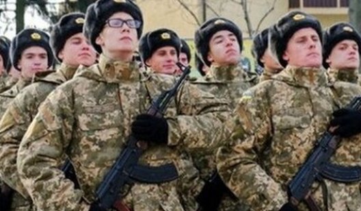 Без повесток и "отлова". Чем для Украины может обернуться отказ от срочной военной службы