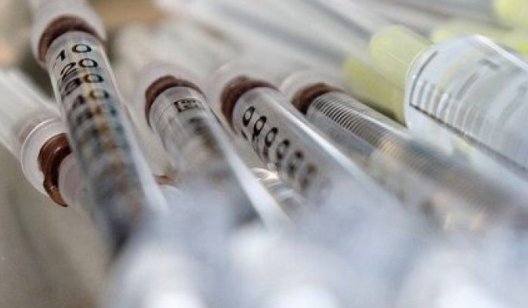 В МОЗ назвали самые частые побочные реакции украинцев в первый месяц вакцинации Ковишилдом от коронавируса