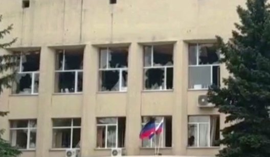 Над горсоветом Лимана вывесили флаги России и "ДНР"