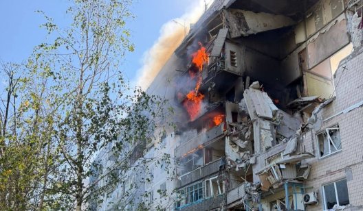 У Слов'янську під обстріл потрапила багатоповерхівка