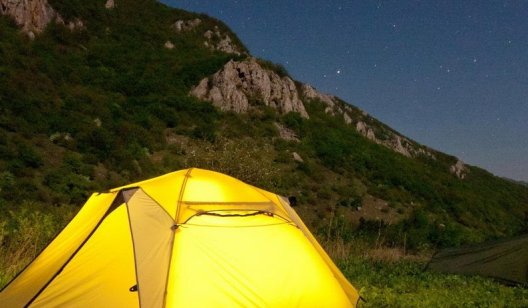 Как выбрать туристическую палатку: критерии выбора, качество, применение