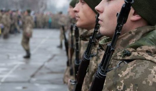 Слава Украине: правительство предложило официально изменить военные приветствия в армии