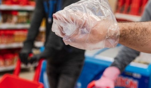 В Украине с 1 февраля подорожают пластиковые пакеты