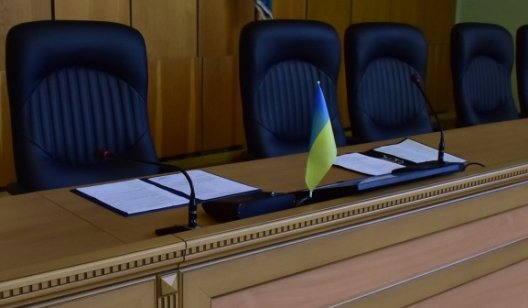 В эти минуты в Славянске депутаты попробуют избавиться от ТОП-чиновника