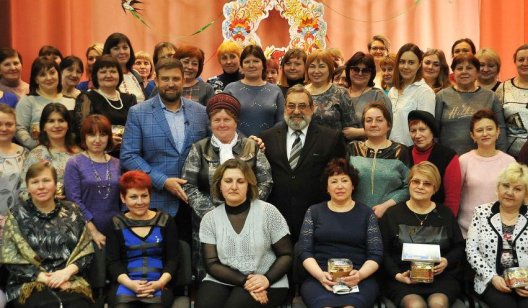 Подарки, внимание и хорошее настроение: народный депутат Украины Олег Недава поздравил женщин Донбасса с праздником весны