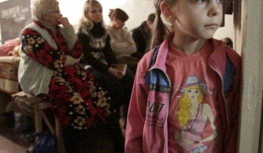 Из-за обстрелов на Донбассе детей пришлось эвакуировать из школы в бомбоубежище - штаб ООС