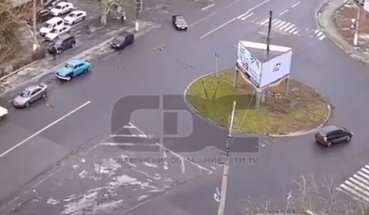 ДТП в центре Славянска: видео с камер наблюдения