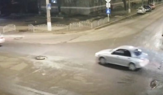 Как в Славянске пьяный водитель разбил 4 автомобиля - ВИДЕО