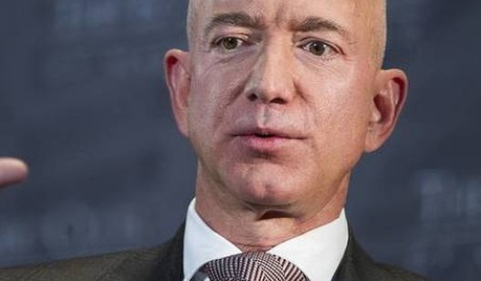 Владелец Amazon заработал $13 миллиардов за 15 минут
