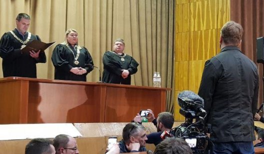 Киевский суд отказался снимать Зеленского с выборов