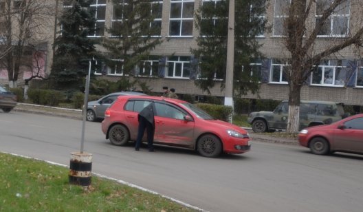 Утро в Славянске: авария на кольце в районе САТУ