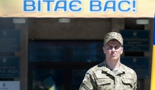 Почему Славянск снова под контролем военных: напряжение на границе и давление на власть
