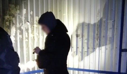 Впустив "пелюстку" на зупинці: у поліції розповіли подробиці підриву підлітків на міні в Ізюмі