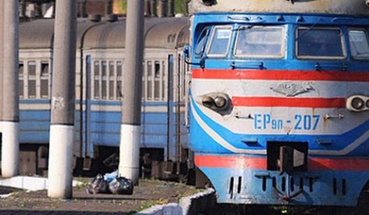 Поезда на Донбасс: в "Укрзализныце" рассказали, будут ли останавливать сообщение