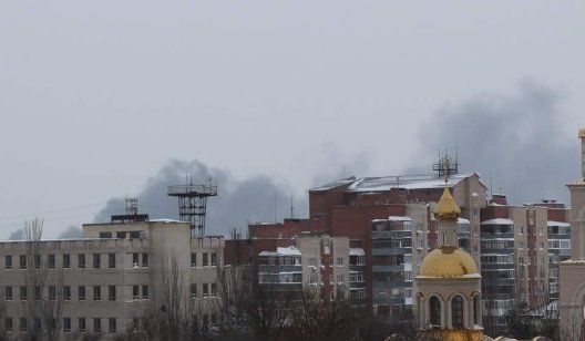 В Славянске на "Масложире" пожар: дым "достаёт" до Краматорска