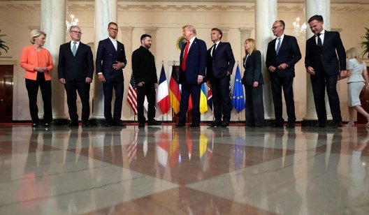 Макрон пропонує організувати зустріч Зеленського і Путіна у Швейцарії Макрон пропонує організувати зустріч Зеленського і Путіна у Швейцарії