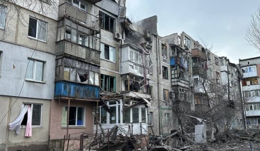 Росіяни вдарили по п'ятиповерхівці у Покровську: є постраждалі