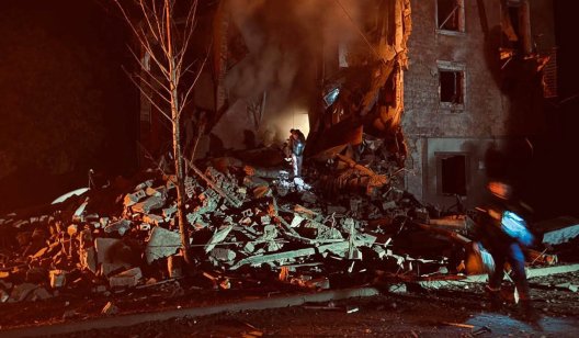 У Слов'янську частково зруйновано багатоповерхівку: фото