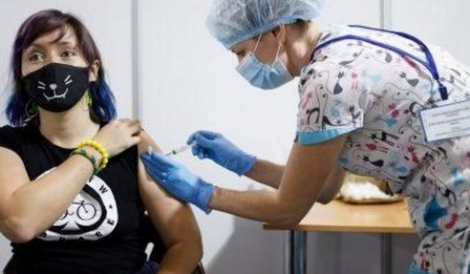 В Украине утвердили план вакцинации от коронавируса на 2022 год: что известно