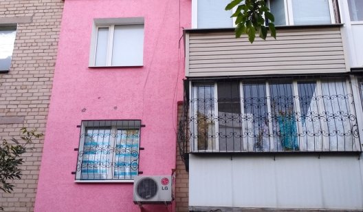 Украинцы превращают многоэтажки в "дома-убийцы": чем опасно лоскутное утепление