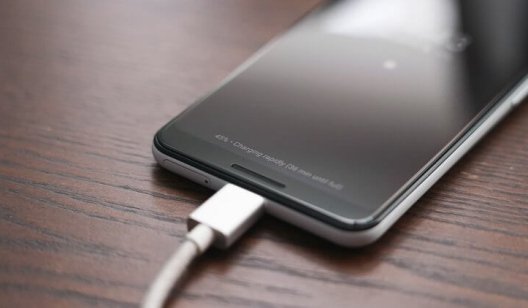 Яка зарядка підходить саме вашому смартфону: поради перед покупкою
