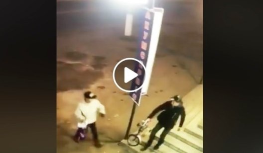 В центре Славянска украли велосипед - ВИДЕО