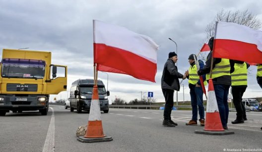 Польща розглядає «тимчасове» закриття кордону з Україною