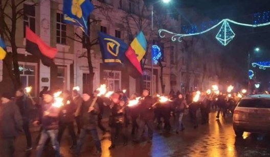 Почему для Славянска важны факельные  шествия - МНЕНИЕ