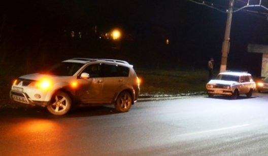 В Славянске произошло очередное ДТП: водитель «Митсубиси» начал разворачиваться, но … «не получилось»