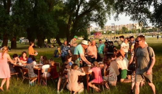 Переселенцы из Донецкой области устроили семейный пикник в Хмельницком