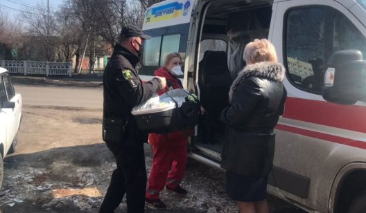 В Славянске полицейские вынуждены были изъять малыша у матери